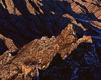 Steam销量周榜：《逃生：试炼》备受喜爱登上榜首